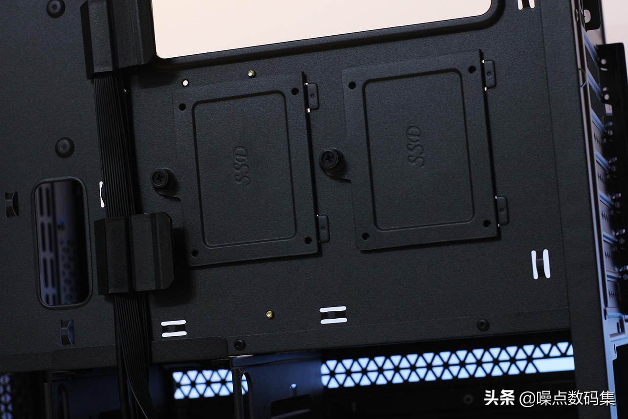 钛3080机箱,价格便宜但是散热很好的机箱