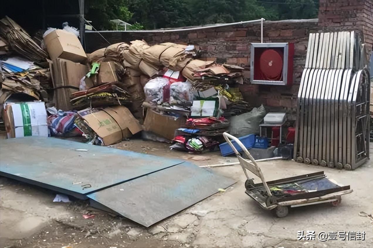 一个偏远山村挖出日军遗留毒气弹,地下挖出以前日本人留下的毒气弹