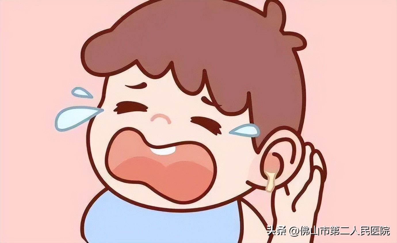 宝宝总是用手抠耳朵是有湿疹吗,宝宝耳朵长湿疹抓耳朵睡不好