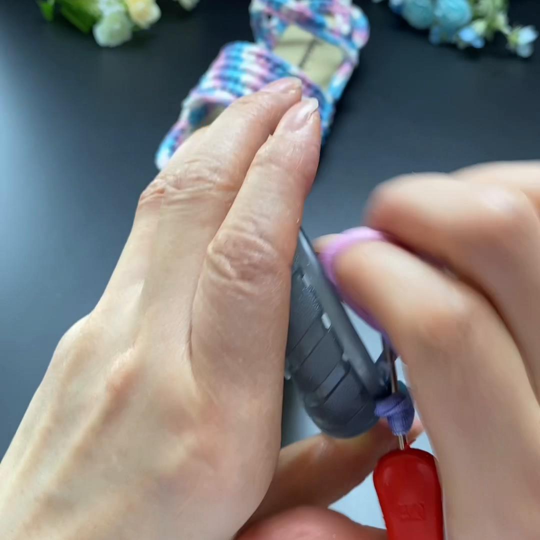 小男孩的凉鞋用布条线怎么钩好看,布条线郁金香儿童凉鞋钩织教程