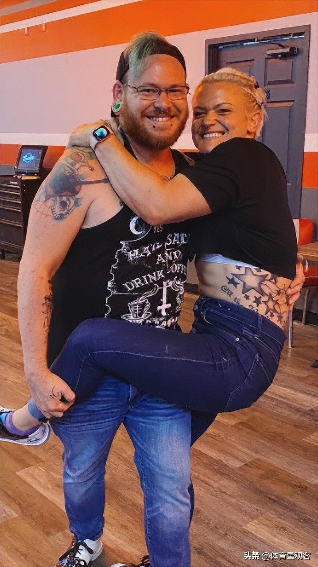 “美国最强壮女人”圣诞前夕自杀，躲得了车祸，却躲不了男友PUA