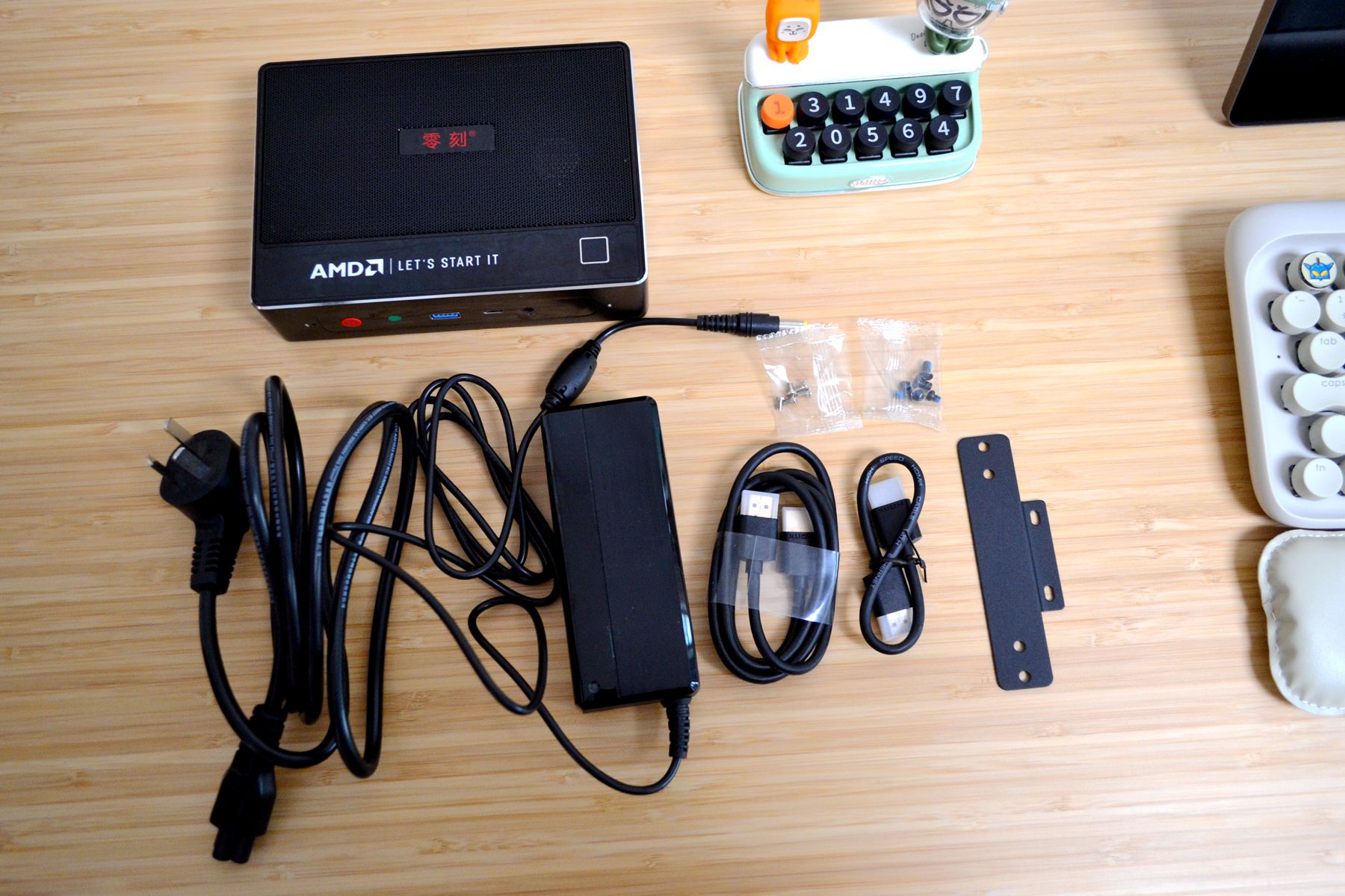 传统主机被取代？同样的性能，体积小了N倍!零刻GTR5迷你主机测评