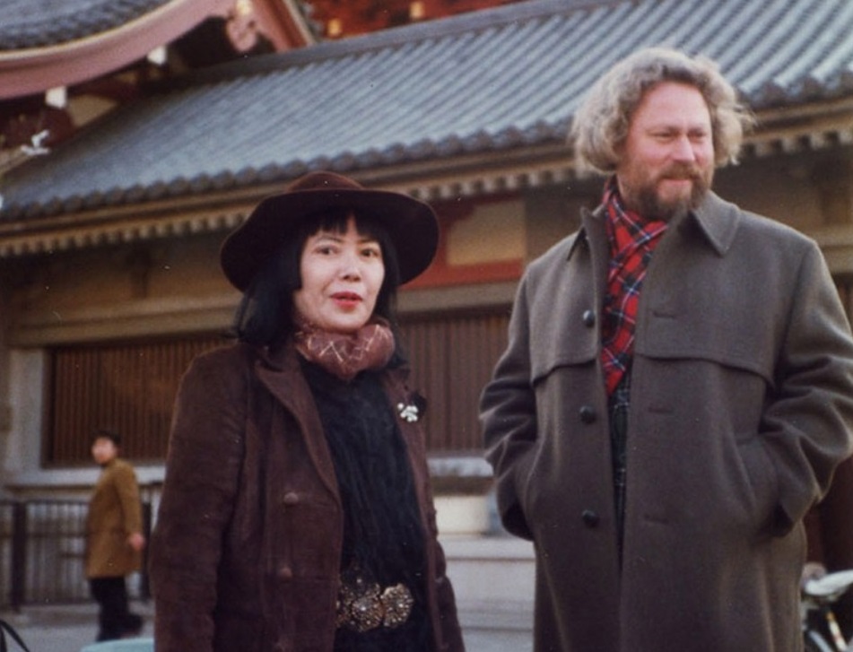 在美国组织全裸行为艺术被捕，日本丑闻女王如何逆袭为最贵女画家