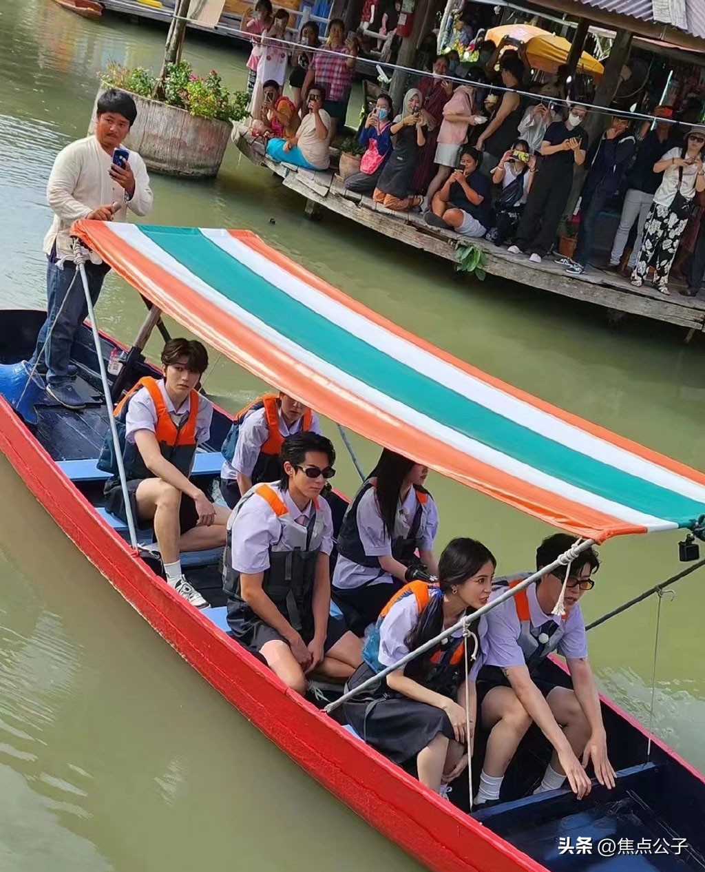 跑男杨颖蔡徐坤同台,跑男现场蔡徐坤杨颖
