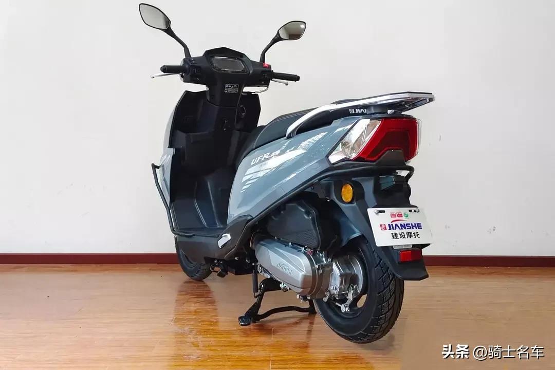 建设UFR全新踏板车，时尚、动感、售价为7680元
