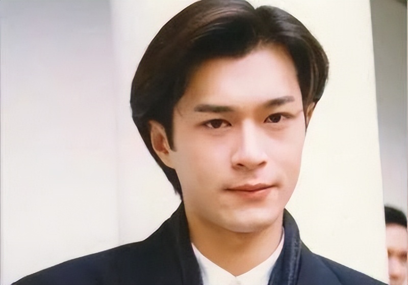 汉奸为什么都是中分头,为什么影视剧里汉奸都是中分