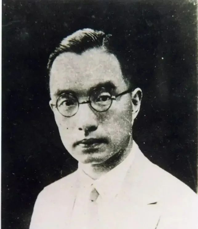 多年以后才读懂朱自清的背影,读懂了朱自清的步履蹒跚