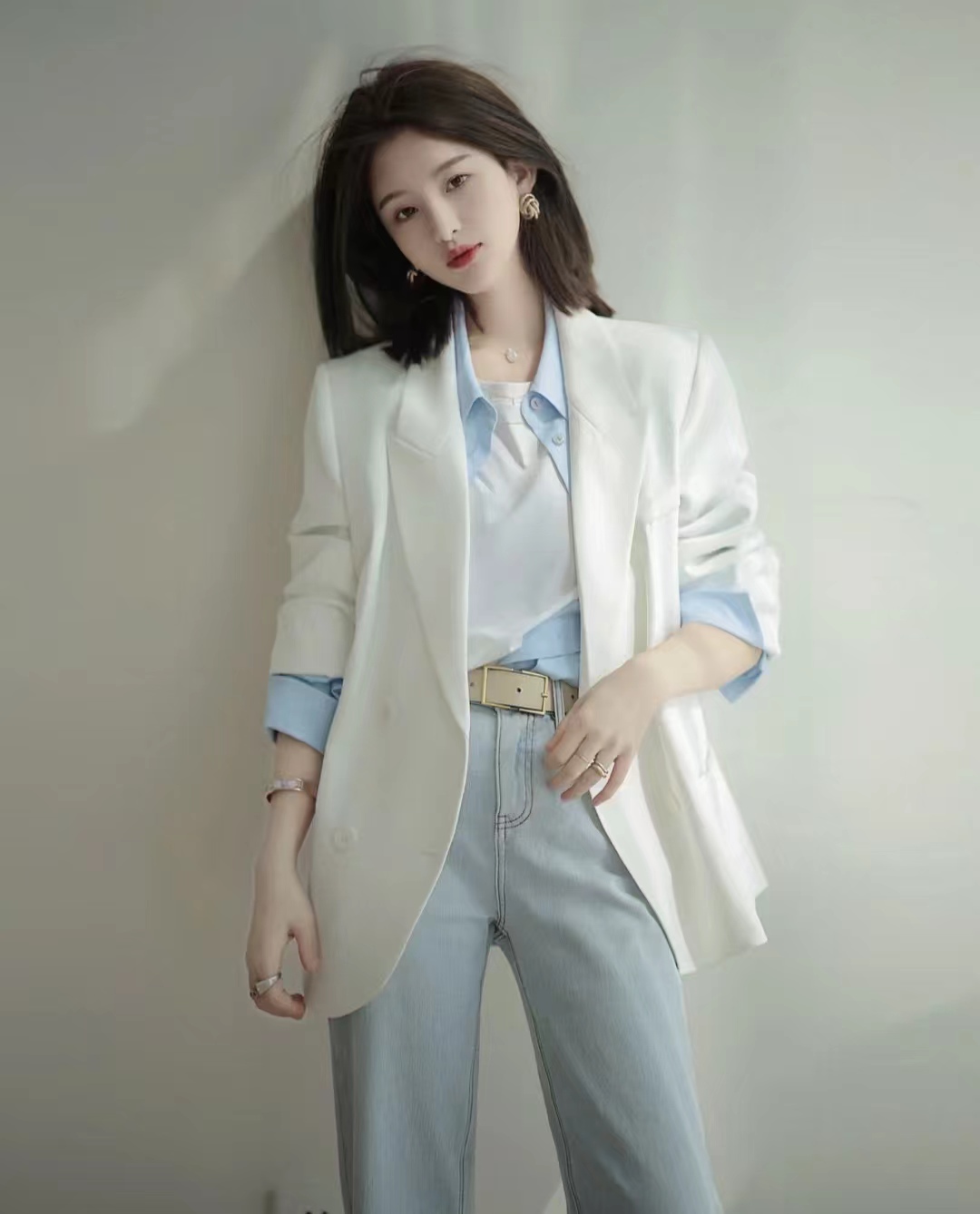 西装外套怎么搭配裙子好看气质,西装外套搭配时髦女士