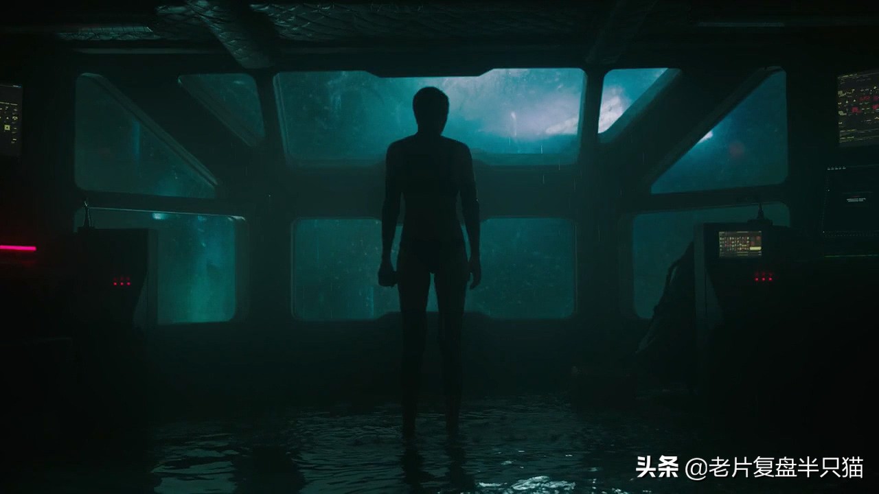 深海电影细思极恐细节,潜入海底一万米深海恐惧症