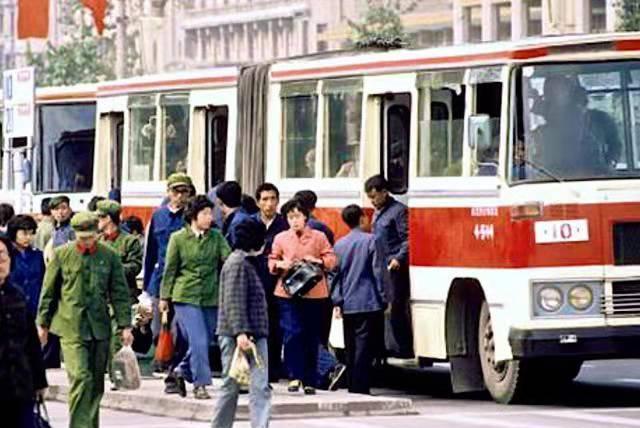 1978年，吉林小伙用一把铁斧救下85条人命，他却因此痛苦了27年