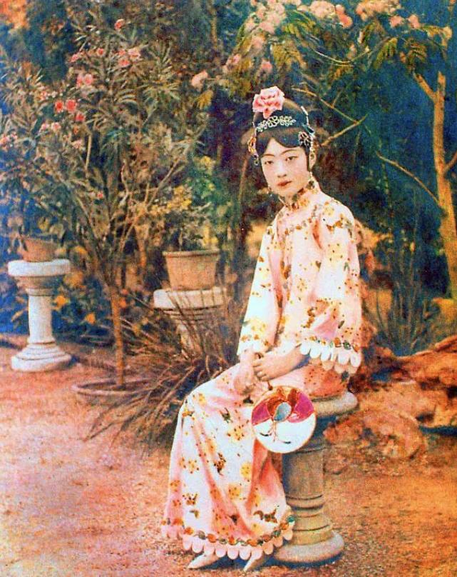 婉容最后被谁抓了,婉容所有的真实影像