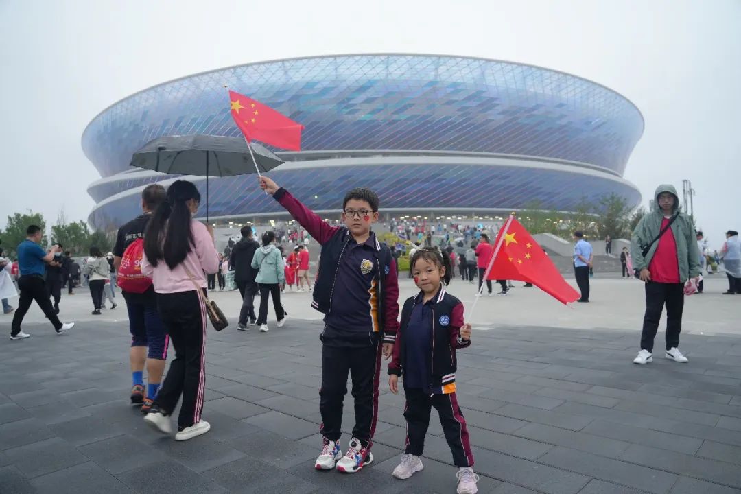 中国足球开启留洋,大连足球队向国足发起挑战