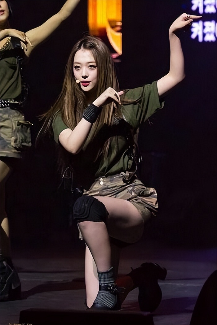 林心如陷入凸点疑云,下面几位女星更夸张,网友直呼扛不住。