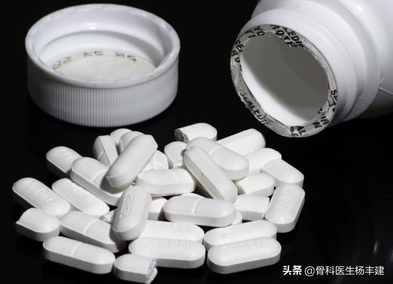 中老年脚后跟疼可以艾灸吗,中老年妇女脚后跟疼痛如何治疗