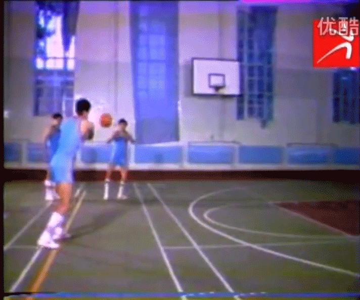 双人底线传切配合训练,半场传切配合的训练方法