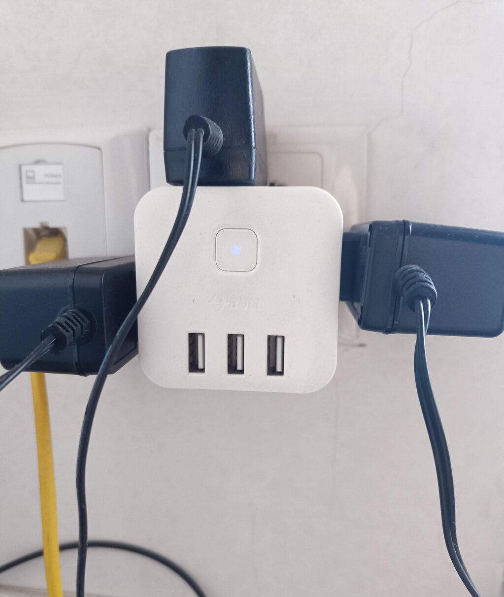 公牛插线板好还是小米插线板好,小米和公牛插线板拆解