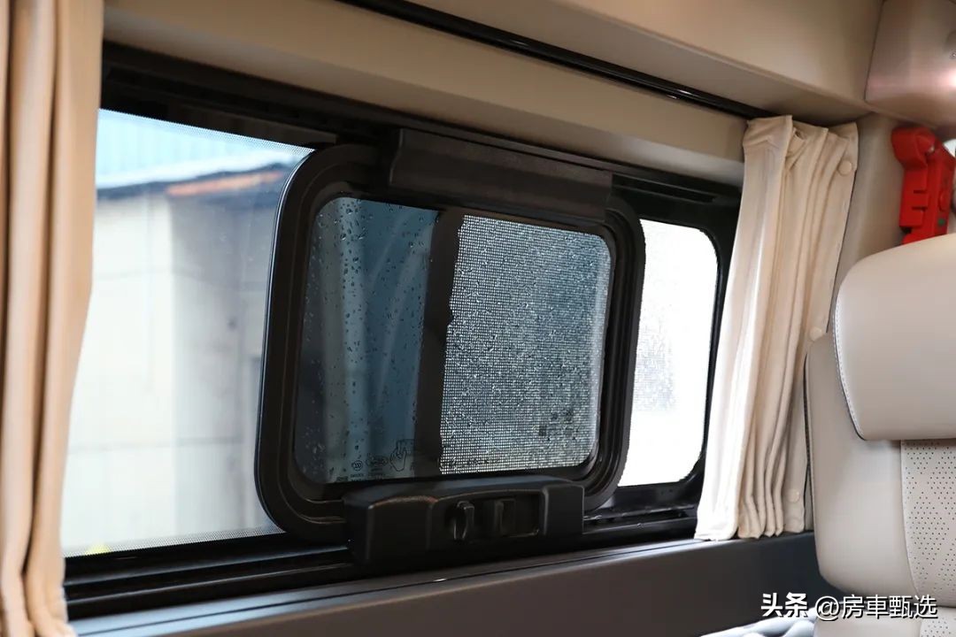 福特新全顺升顶商旅房车,福特新全顺2023款旅居房车