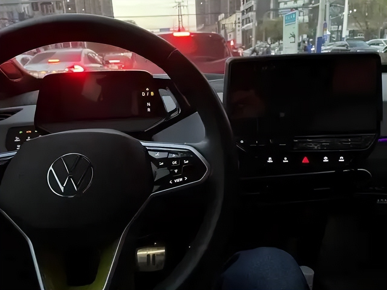 大众id系列黑屏死机,大众id系列的车型全黑屏了怎么办