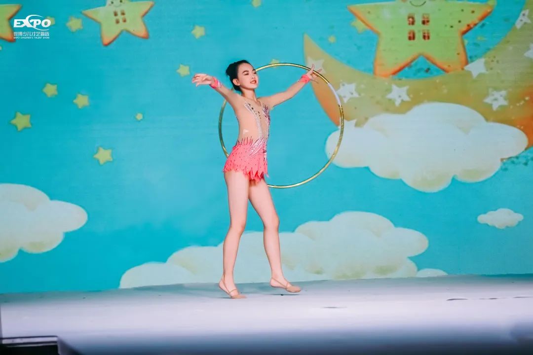 自信坚定，熠熠生辉丨世博少儿艺术盛典全国形象大使——高芷寒