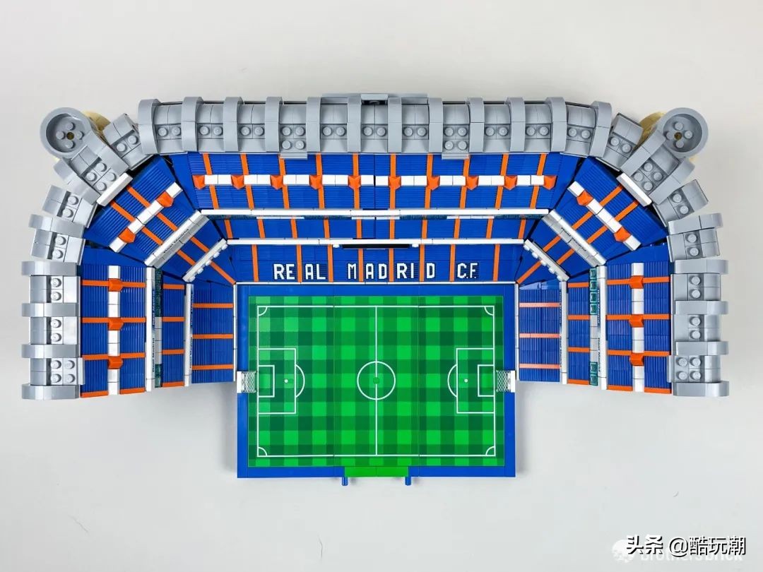 乐高10284诺坎普球场开箱,乐高皇家马德里球场