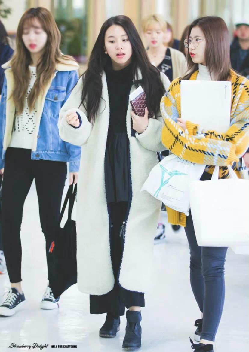 从人气垫底到拥有百万直拍的鬼马爱豆！她怎么变美的？