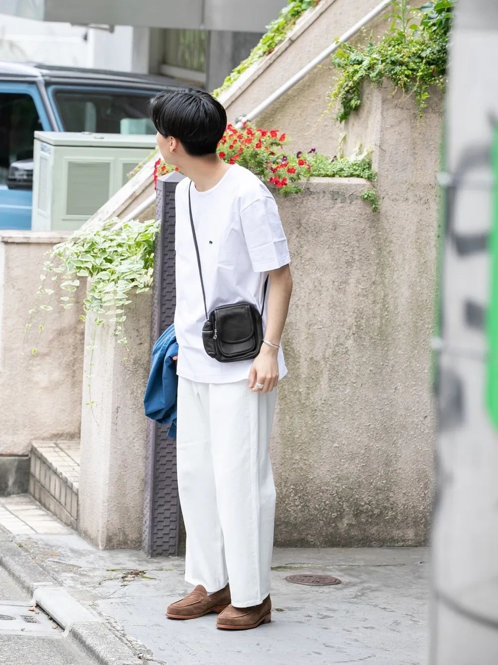 白裤子怎么穿搭显瘦,白裤子搭配上衣什么颜色好看