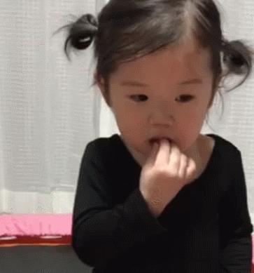 最近超火的可爱小女孩表情包,小女孩可爱萌表情包