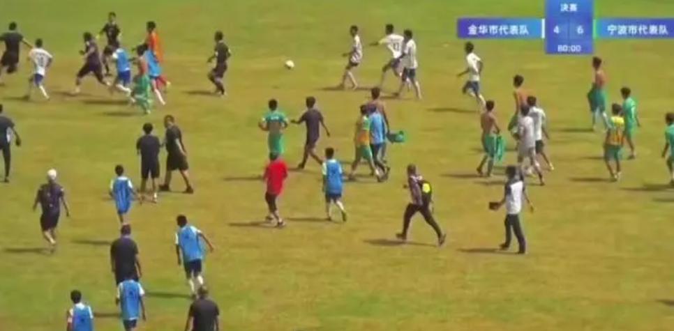 浙江省运会爆发冲突，球员集体追打裁判，陈戌源该出手调查