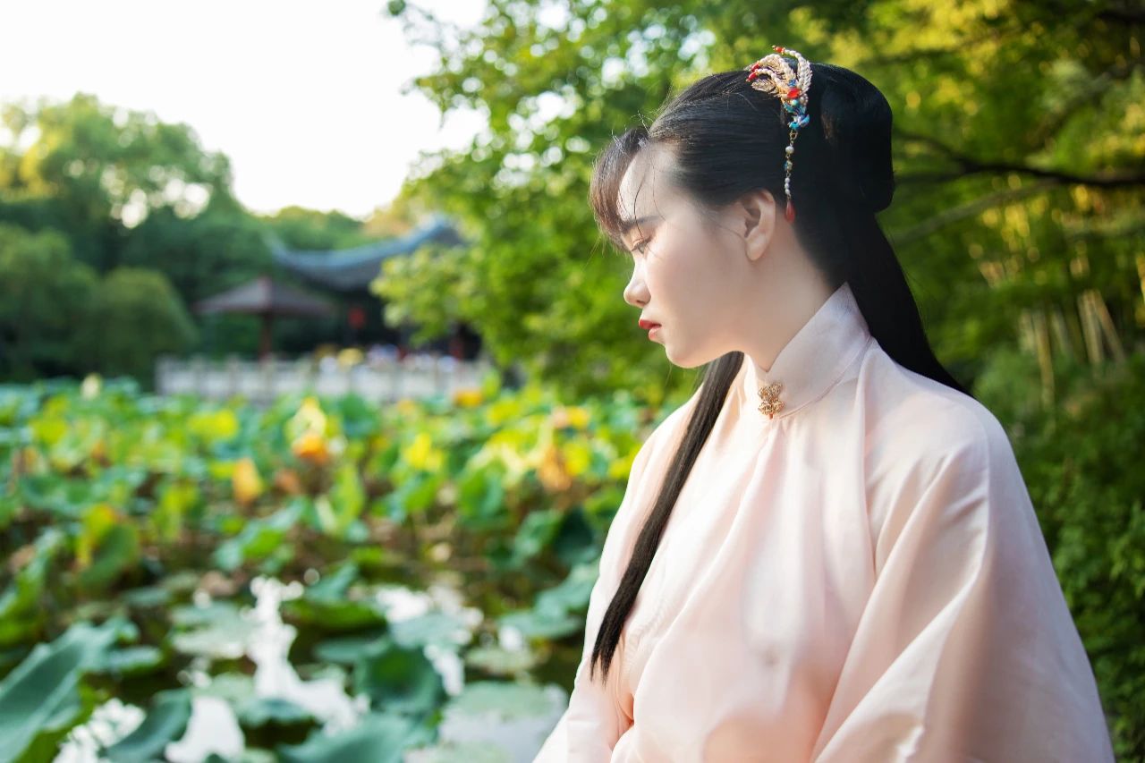 100句经典爱情古诗词,100句关于爱情的唯美句子