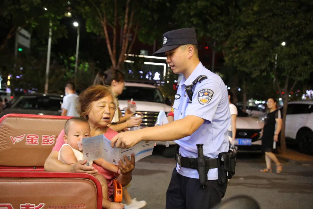 夏季治安打击整治“百日行动”丨尽锐出战！河南洛阳公安全力开展夏夜治安巡查宣防第二次集中统一行动