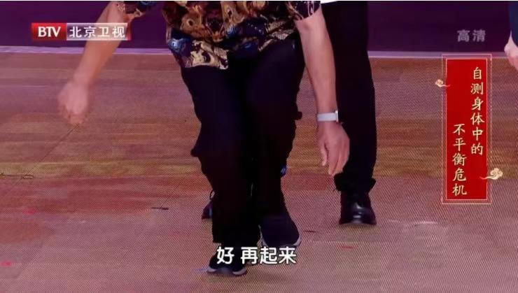 一上楼梯膝盖软痛什么症状,上下楼梯膝盖难受怎么治