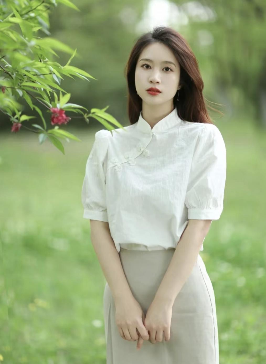 欧阳娜娜、杨超越争着蹭热度的新顶流，原来长这样