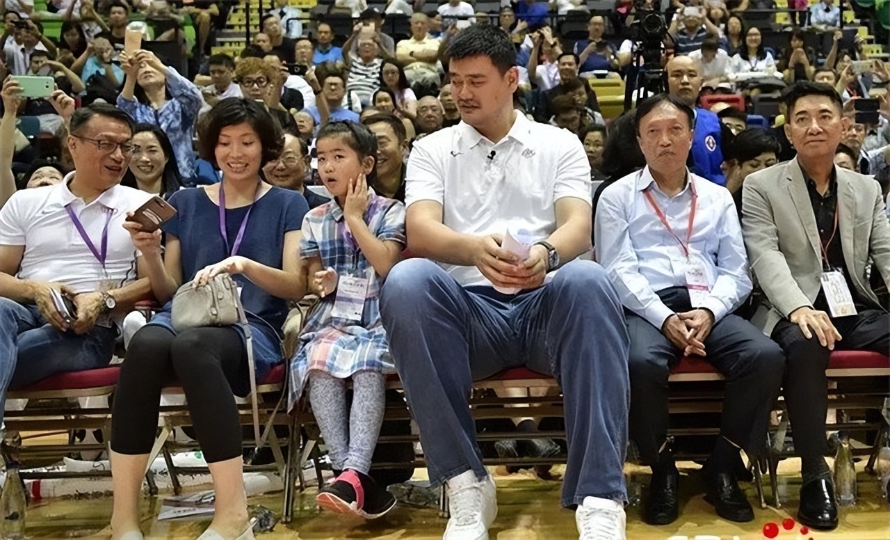 姚明一家三代近照,姚明个人资料及父母