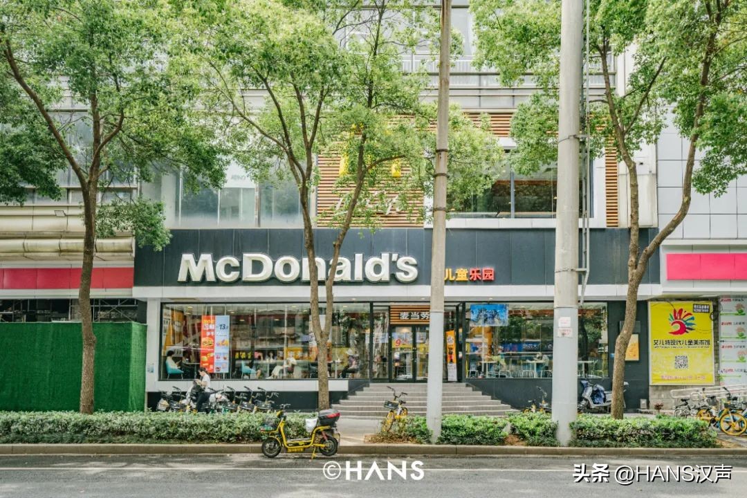 我问了每个人一个问题：你是水果湖毕业的吗？