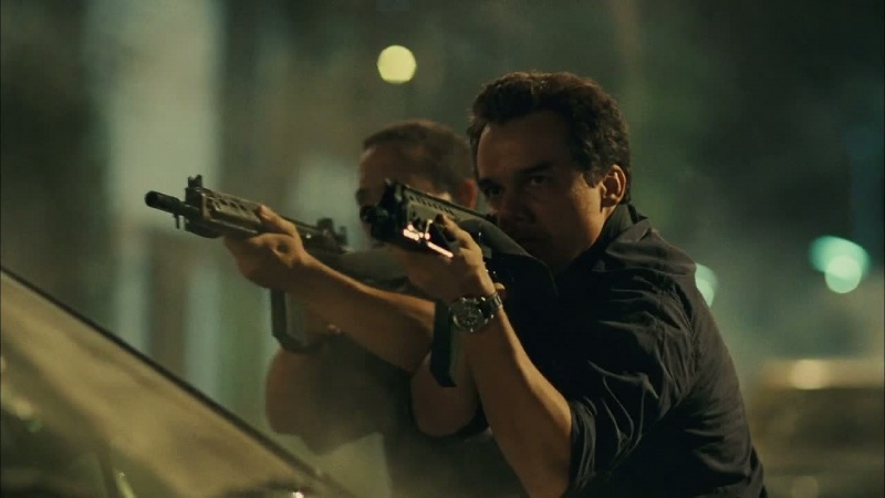 向贩毒和腐败说不！巴西以暴制暴电影《精英部队2》中出现的*器武**