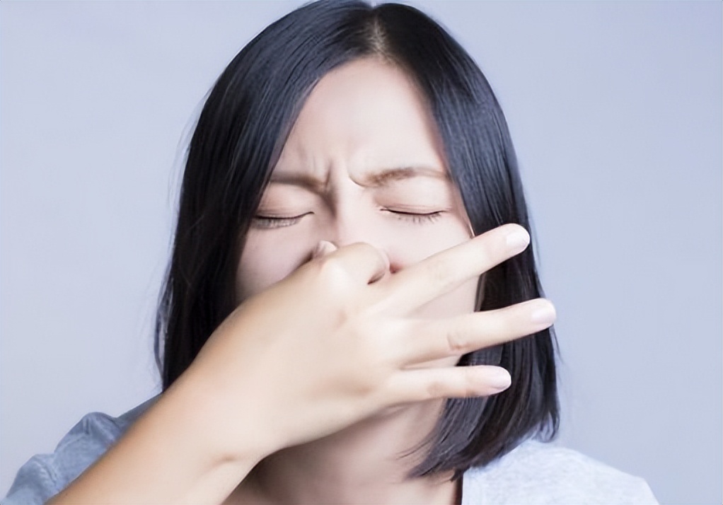 女性有异味发臭怎么处理,女性身体发臭异味用什么药