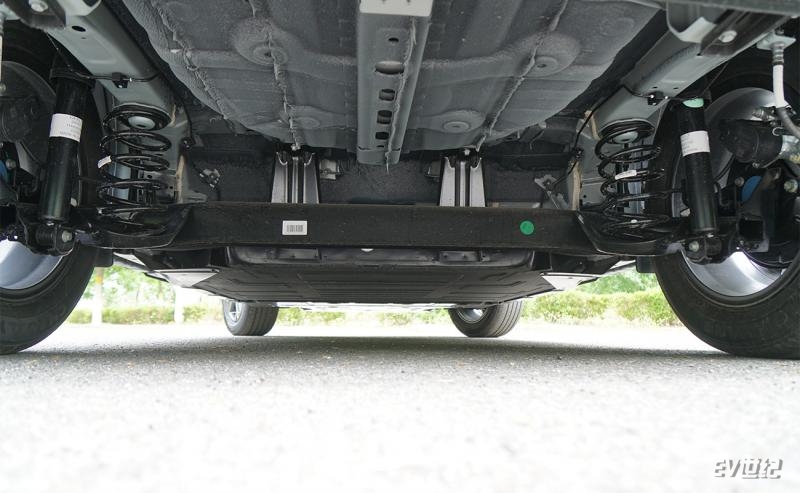 品牌销量持续向上突破关键产品静态体验几何E