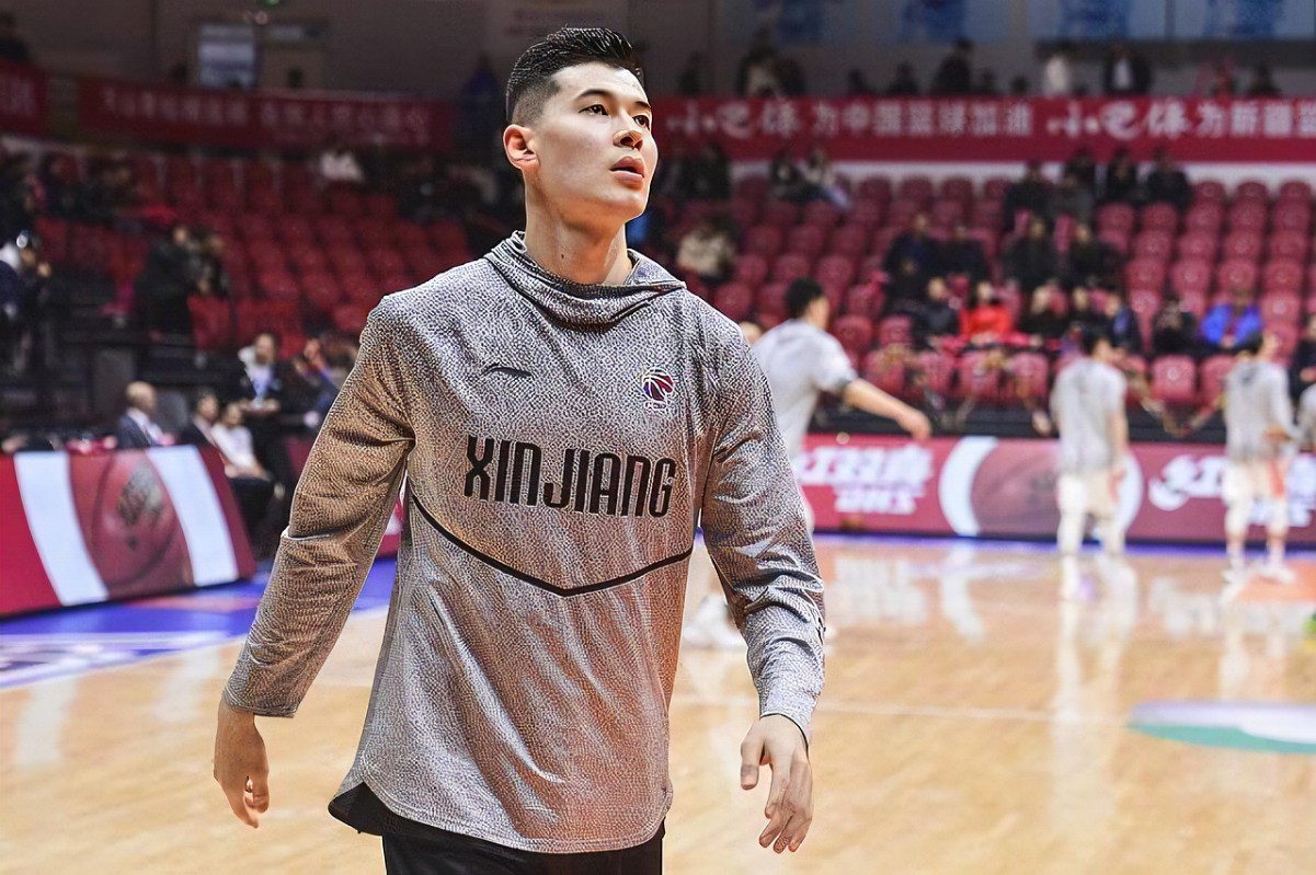 字母哥中国行指导男篮u16球员,中国篮球新疆队的阿不都沙拉木