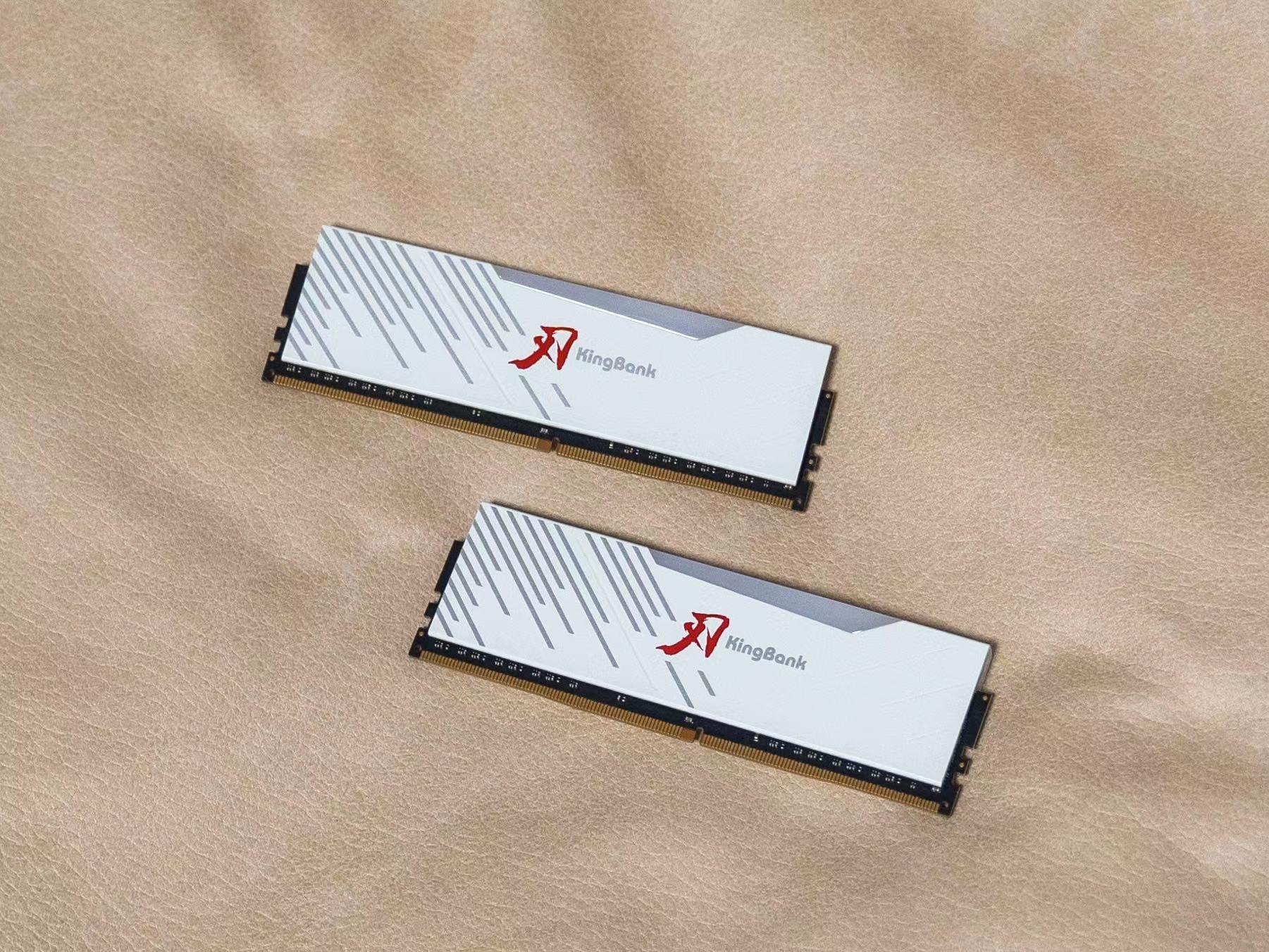 平民法拉利再升级，金百达刃3600CJRRGB内存测评