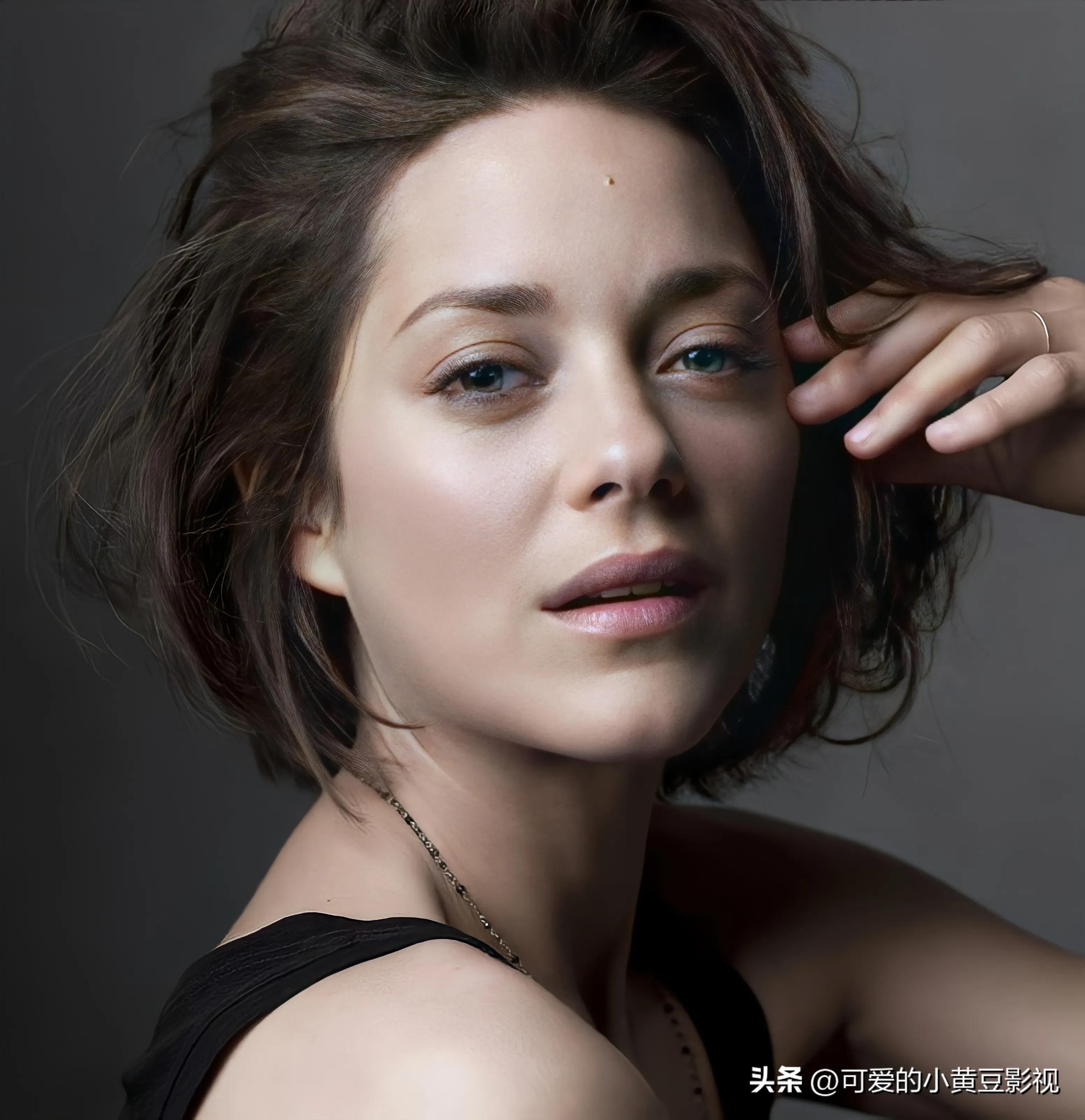 为艺术献身,大尺度出演作品,这朵野性的法国玫瑰,美的惊心动魄