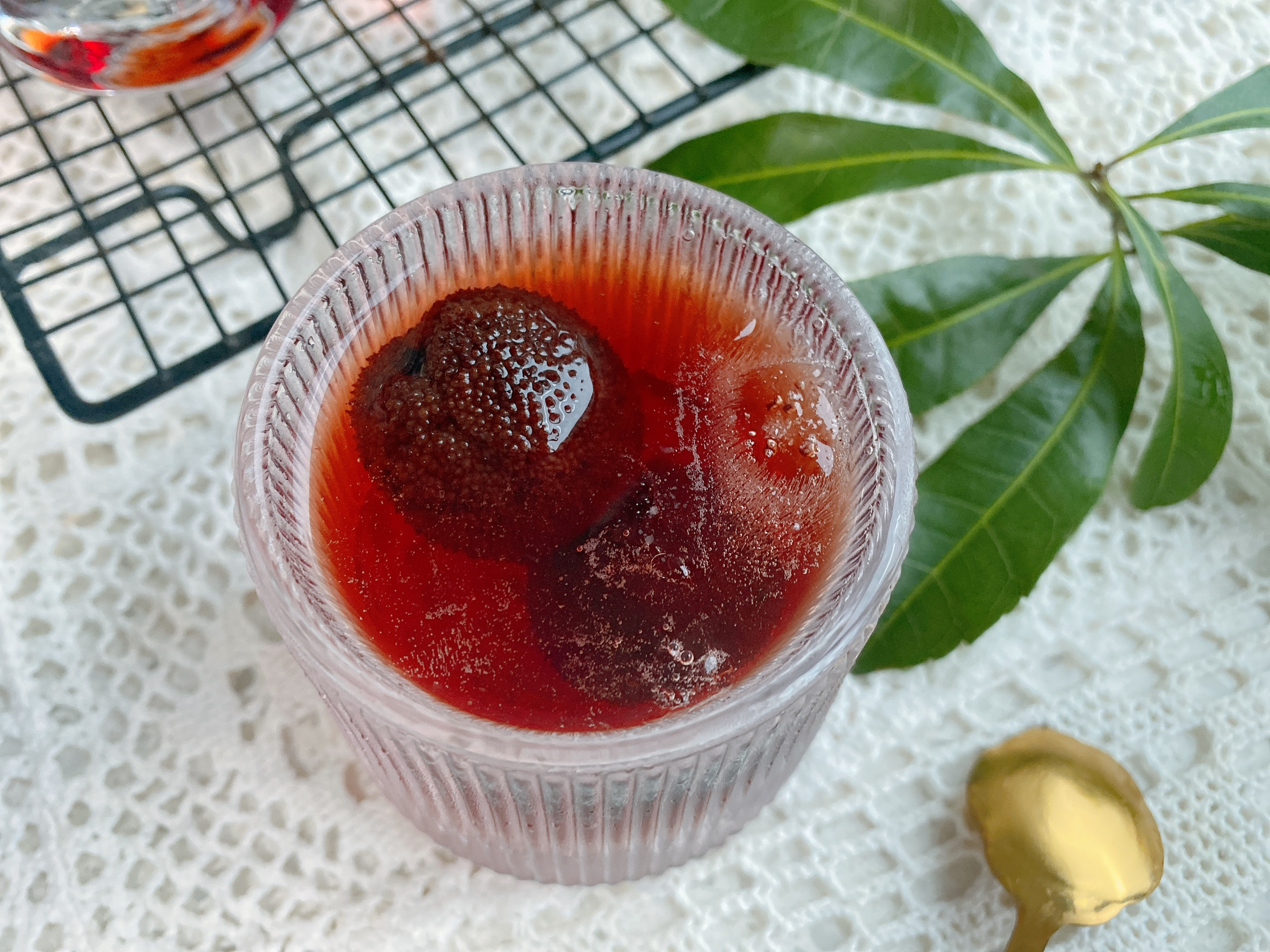 用来泡美味的杨梅酒,下雨天如何泡杨梅酒好呢