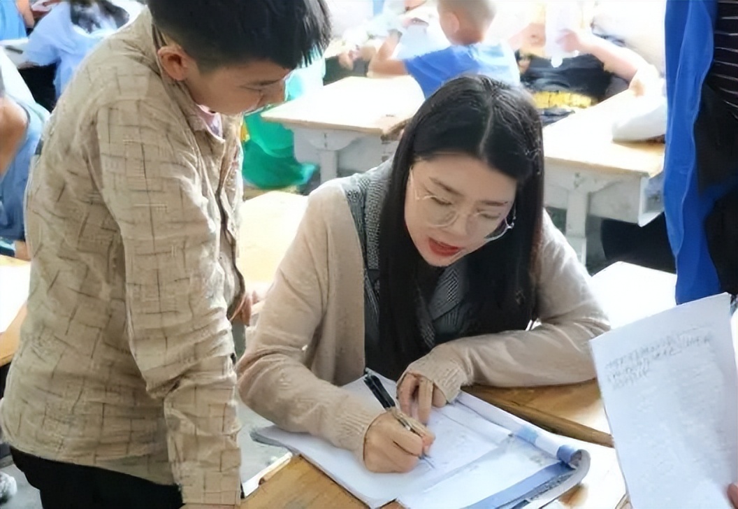 教师工资普调最新标准,教师工资今年普调表