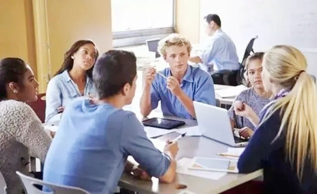 一些美国*华反**人士希望美中战争,问题出在华裔身上?