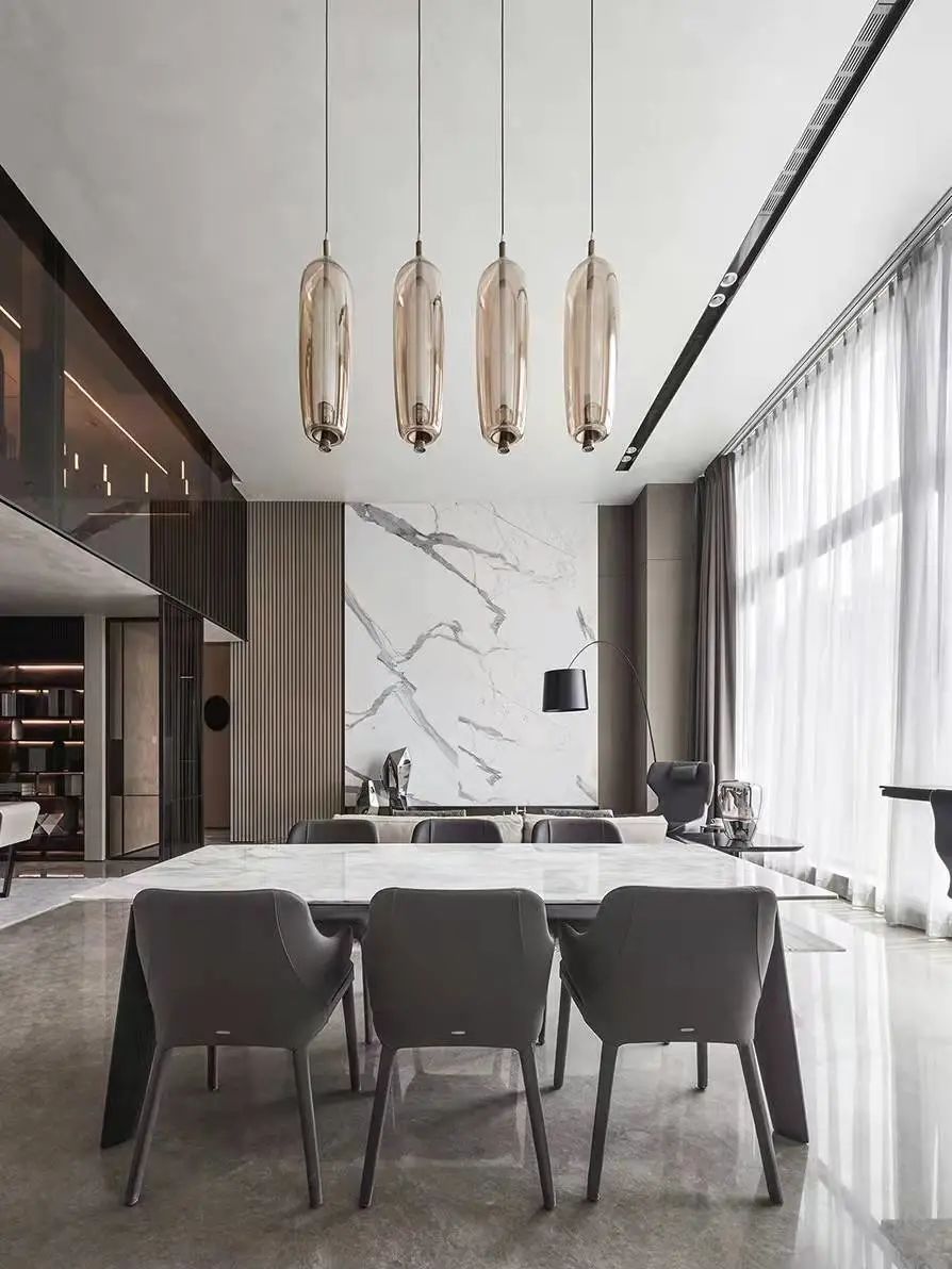 鱼肚白墙砖怎么贴显档次,鱼肚白瓷砖铺贴实景图