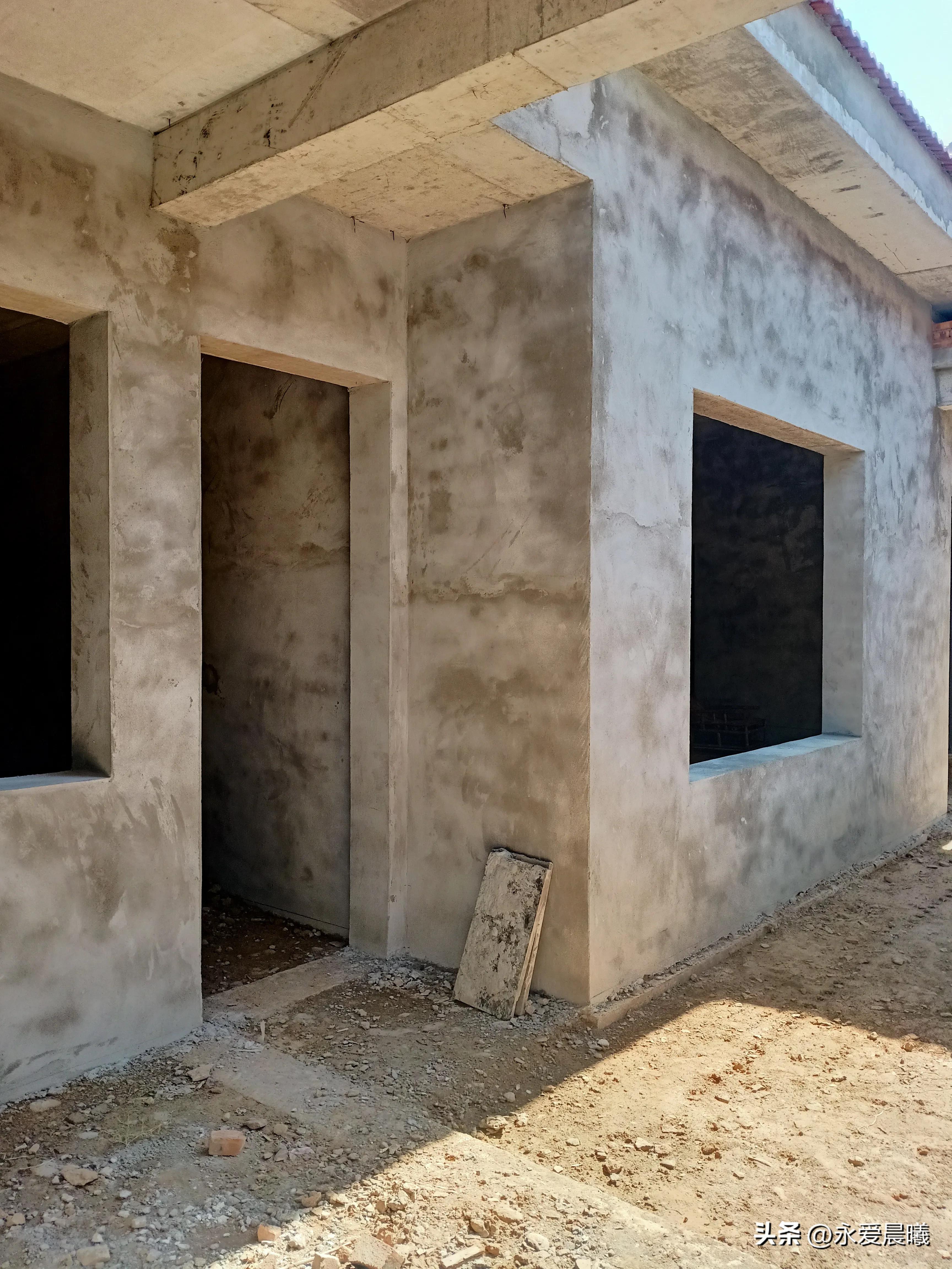 自家建房工人摔下来了怎么处理,农村自建房施工中出现伤亡谁负责