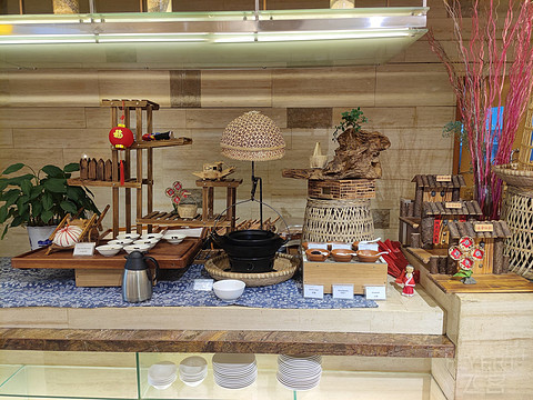 飞雪迎春山花烂漫,飞雪迎春绽玉蕊