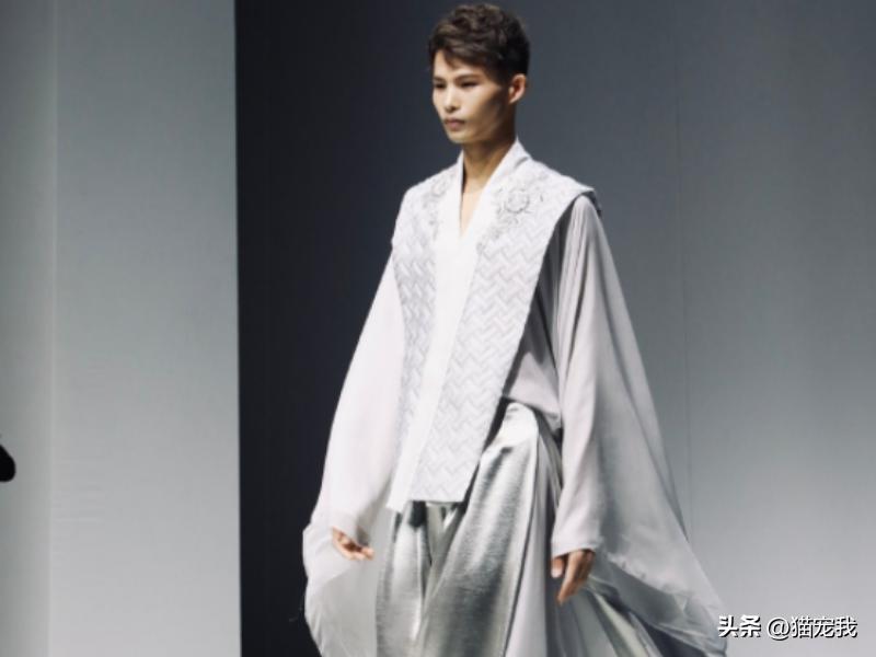 网红陆仙人，从披床单，穿编织袋到走国际T台，仅用三年，你信吗