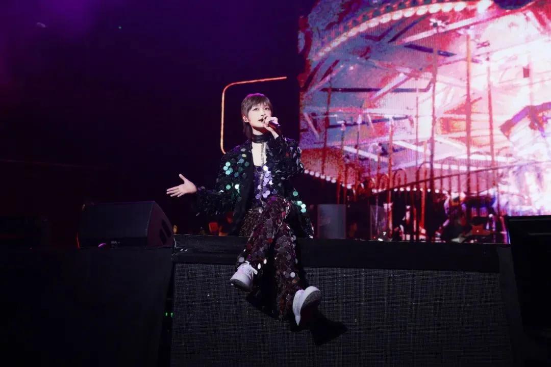 李宇春周末愉快演唱会有几场,李宇春周末愉快演唱会是多长时间