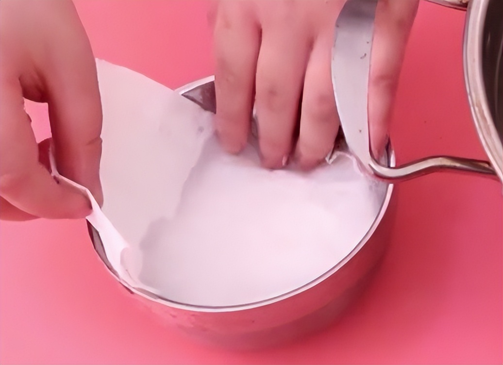 如何清洗烧黑的不锈钢锅,怎样去除不锈钢锅烧黑的地方