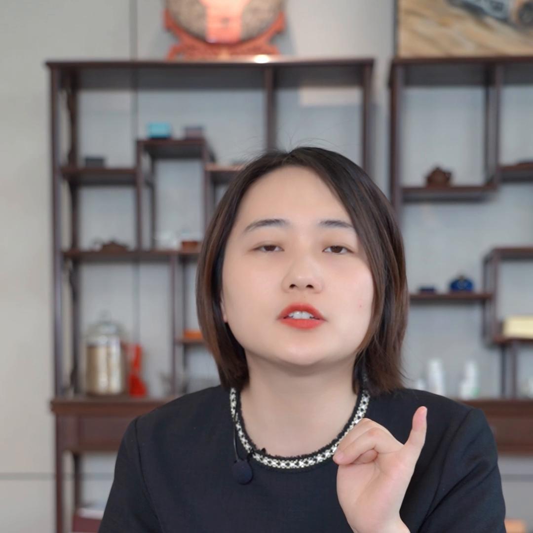 为什么桑蚕丝衣服都是花色多,为什么桑蚕丝的衣服都不时尚